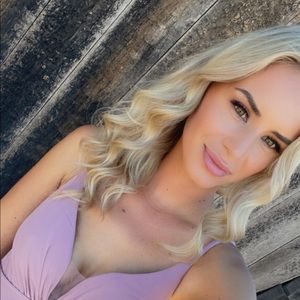 Meet your Posher, Elle